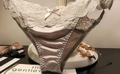 骑师与女记者马棚偷情